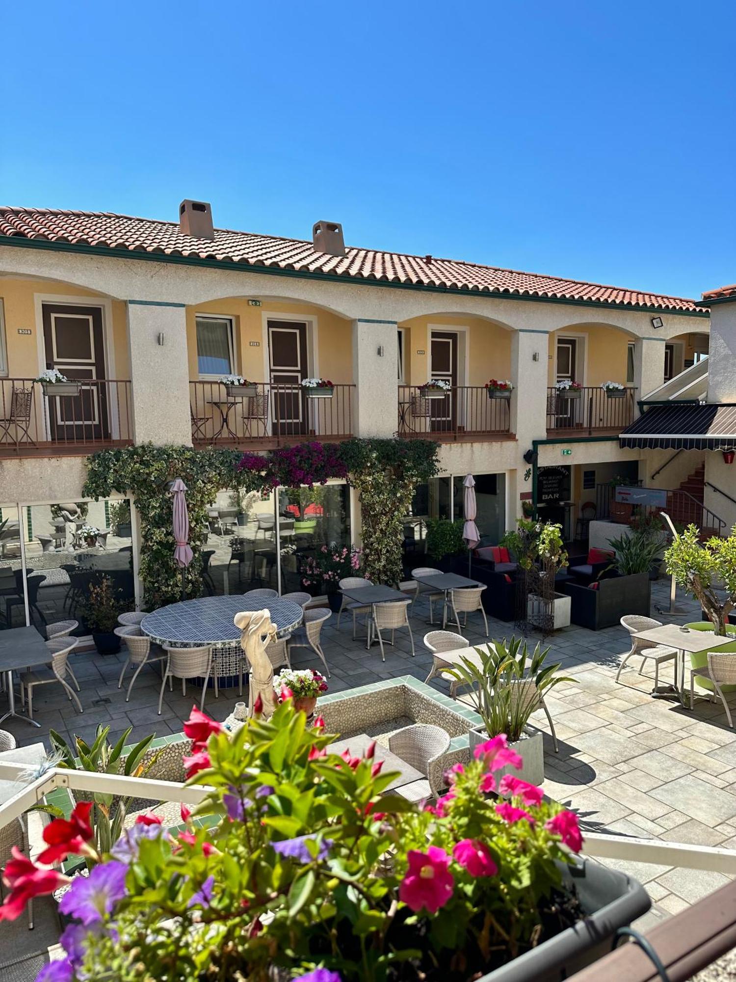 Logis Hôtel Les II Mas - Perpignan Sud Cabestany Bagian luar foto